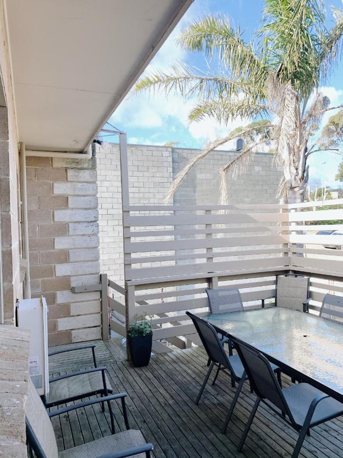 קווינבאיין Bayplay Beach Cottage - Pet Friendly מראה חיצוני תמונה