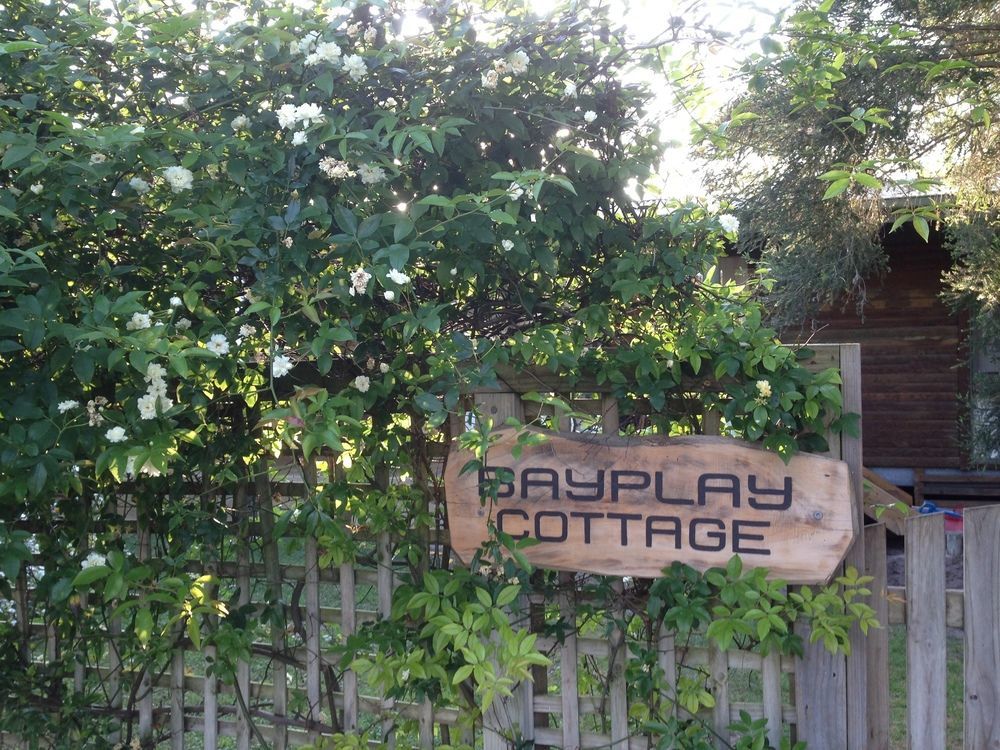 קווינבאיין Bayplay Beach Cottage - Pet Friendly מראה חיצוני תמונה