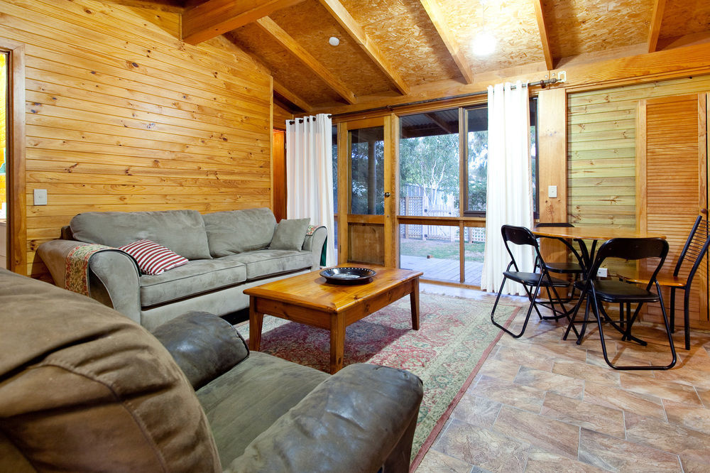 קווינבאיין Bayplay Beach Cottage - Pet Friendly מראה חיצוני תמונה