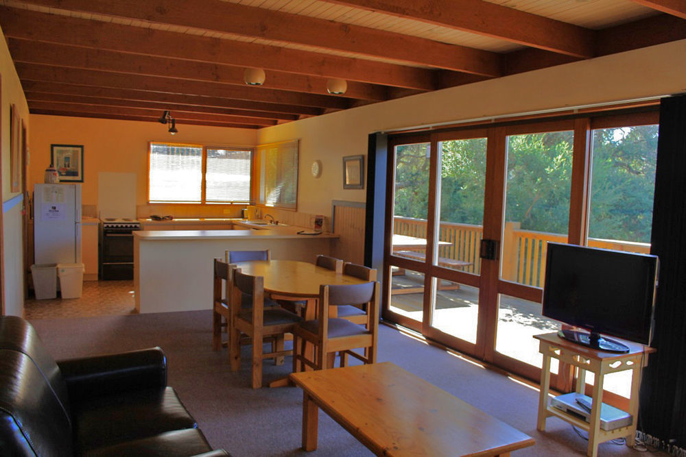 קווינבאיין Bayplay Beach Cottage - Pet Friendly מראה חיצוני תמונה