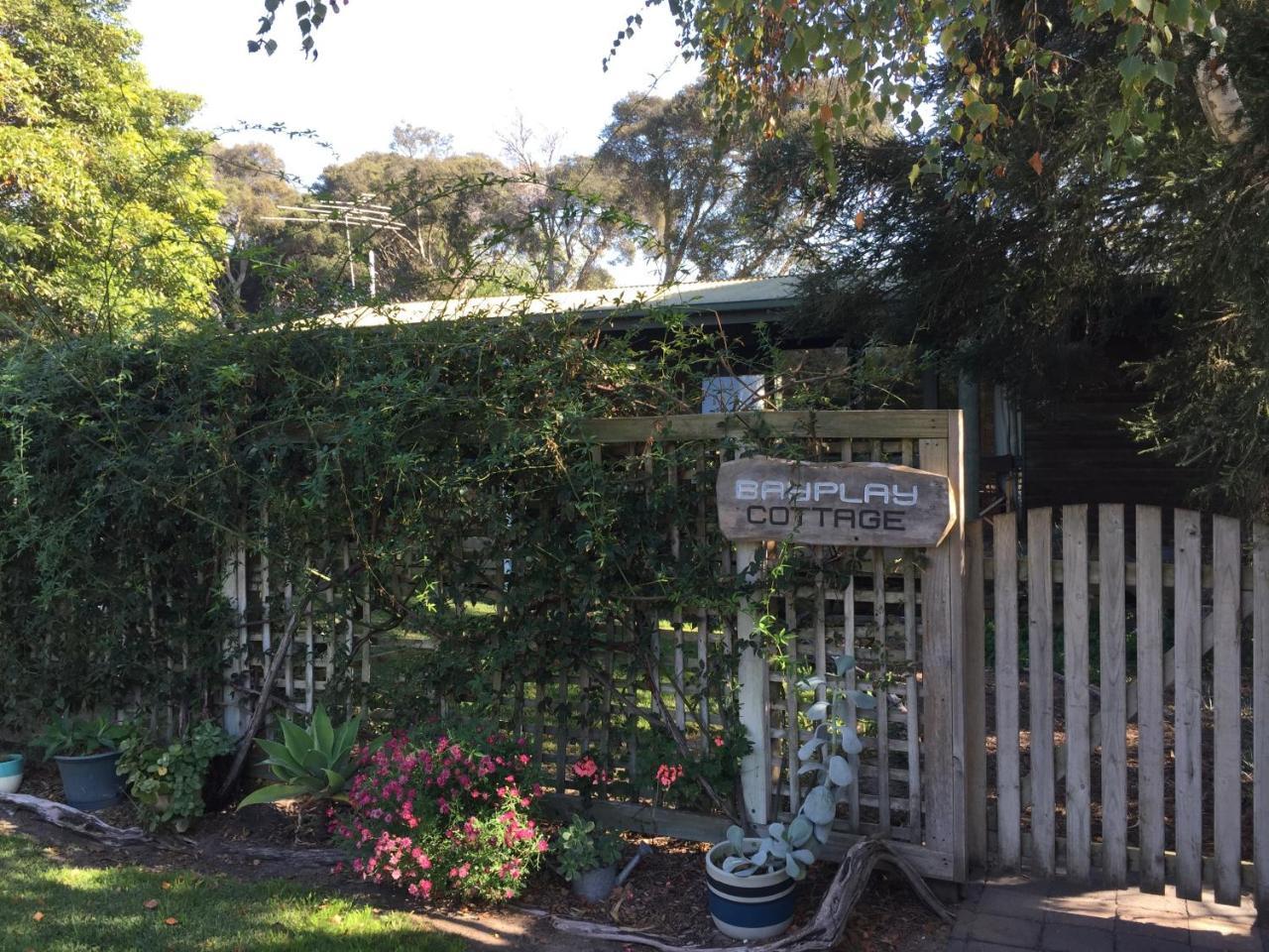 קווינבאיין Bayplay Beach Cottage - Pet Friendly מראה חיצוני תמונה