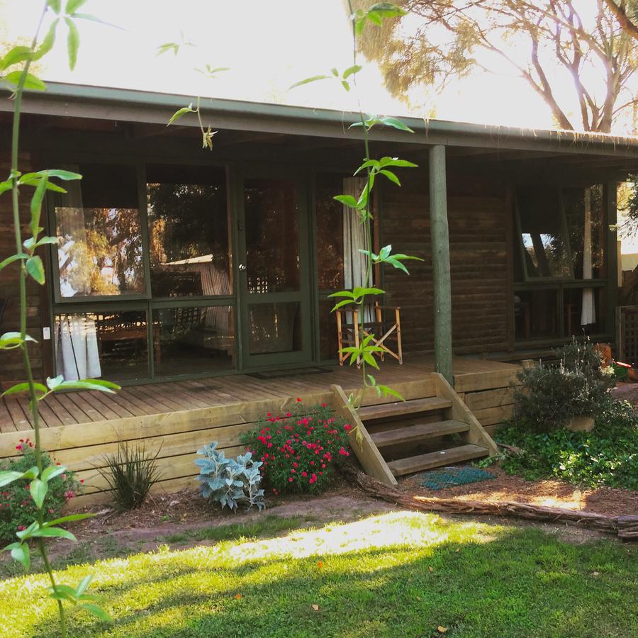 קווינבאיין Bayplay Beach Cottage - Pet Friendly מראה חיצוני תמונה